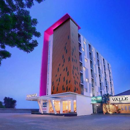 Favehotel Simpang Lima - Semarang Eksteriør billede