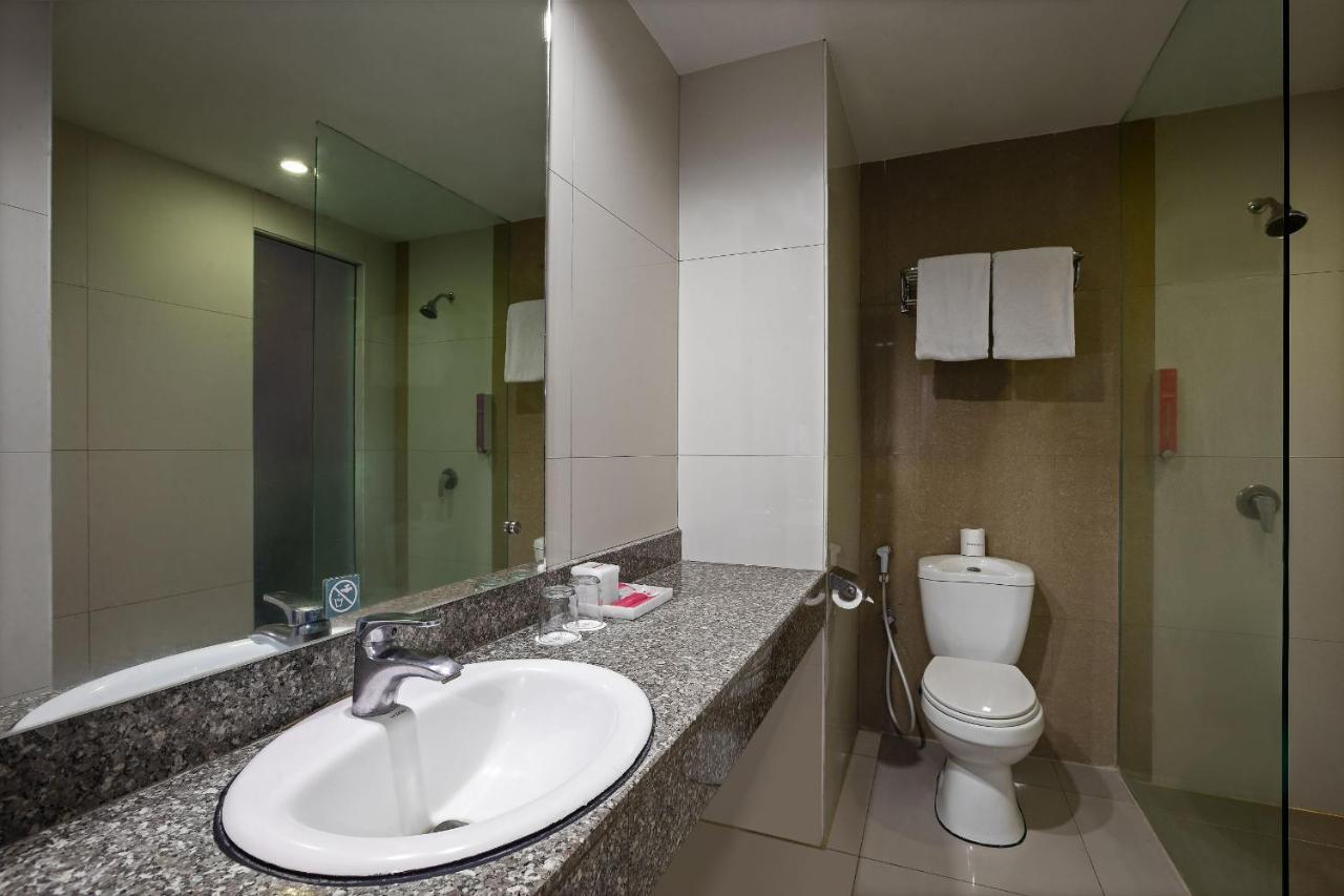 Favehotel Simpang Lima - Semarang Eksteriør billede