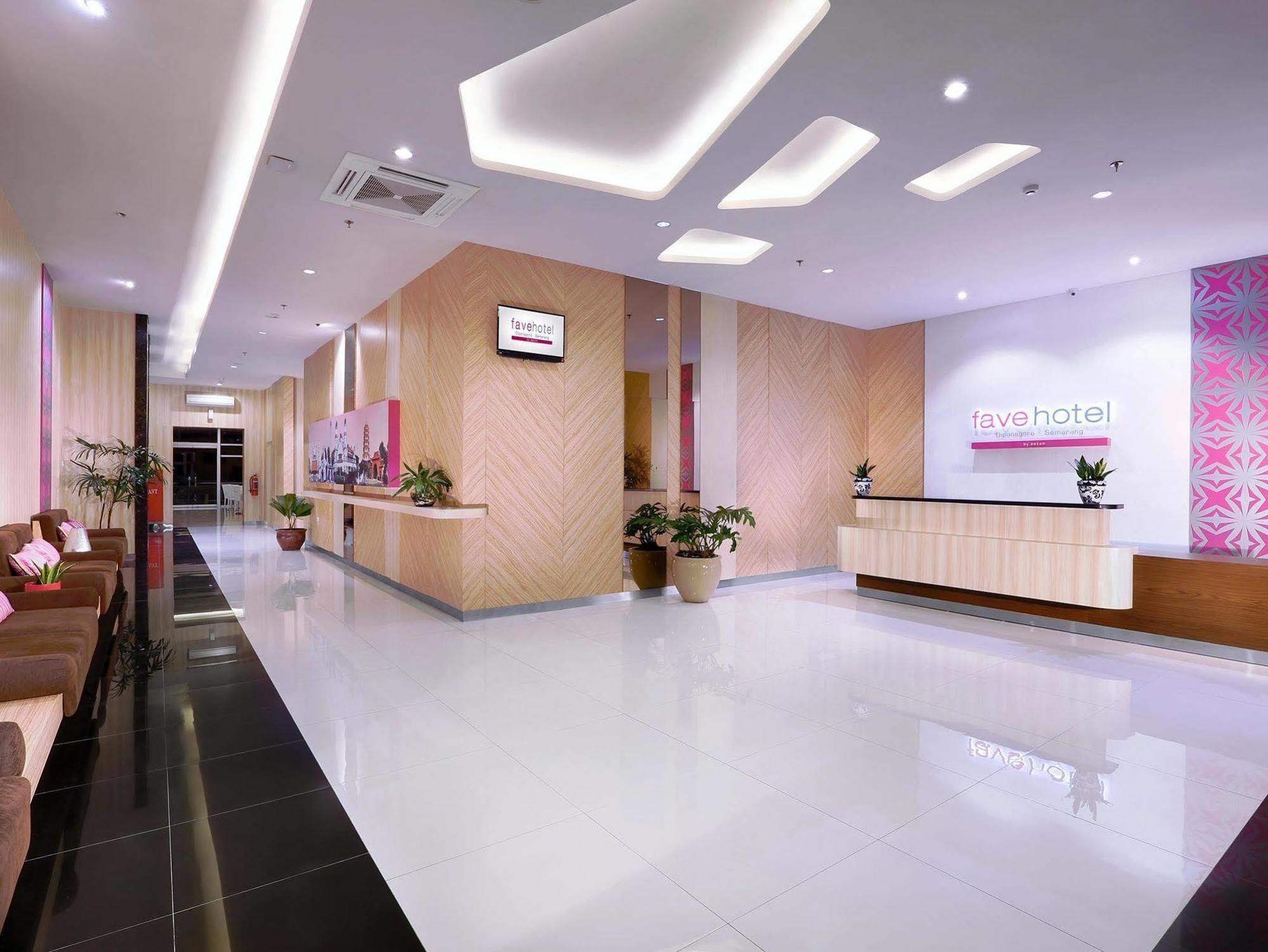 Favehotel Simpang Lima - Semarang Eksteriør billede