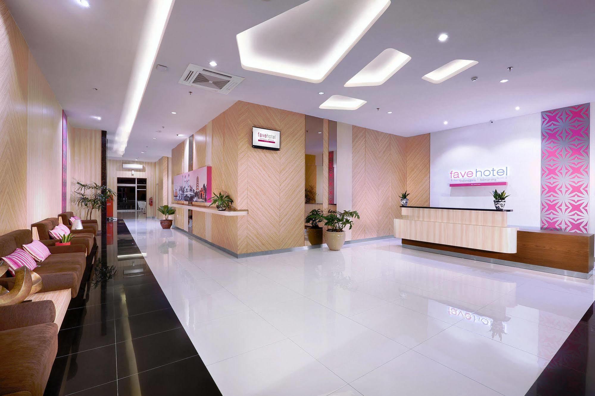 Favehotel Simpang Lima - Semarang Eksteriør billede